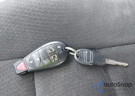 2013 Dodge Grand Caravan Sxt z USA, uszkodzony, nr VIN 2C4RDGCG1DR612958